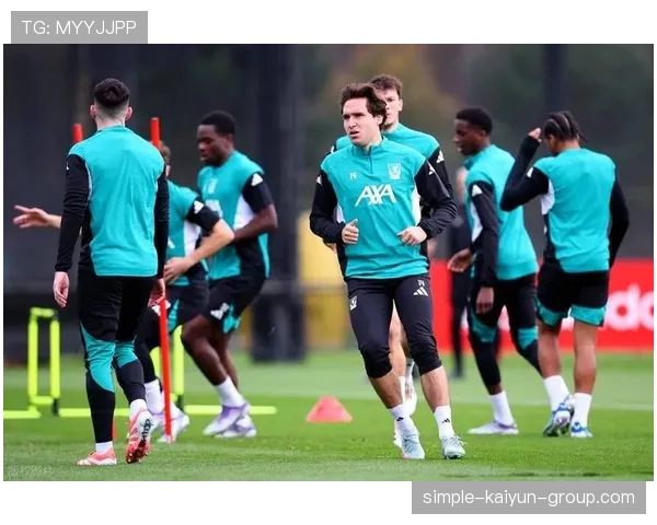 利物浦主场迎战皇马,阿诺德替补席枕戈待旦。,利物浦阿诺德集锦 利物浦主场迎战皇马,阿诺德替补席枕戈待旦。,利物浦阿诺德集锦